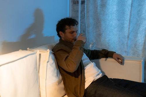 Understanding the Signs and Symptoms of Alcohol Dependence